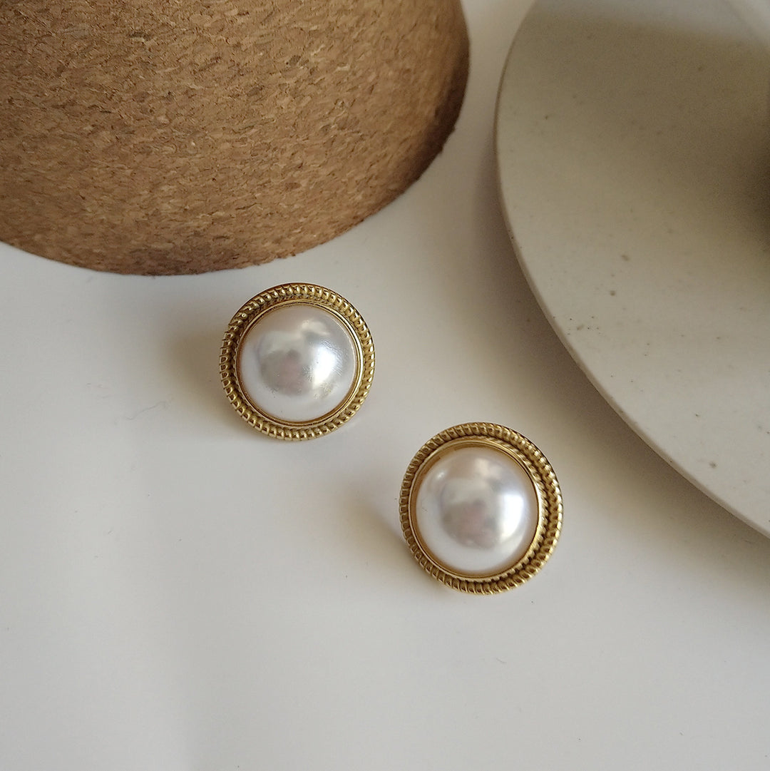 925 Sterling Silver Shell Pearls INS Ear Studs Earrings