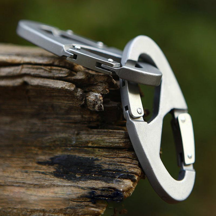 8-shaped Mountaineering Buckle Outdoor Camping Keychain