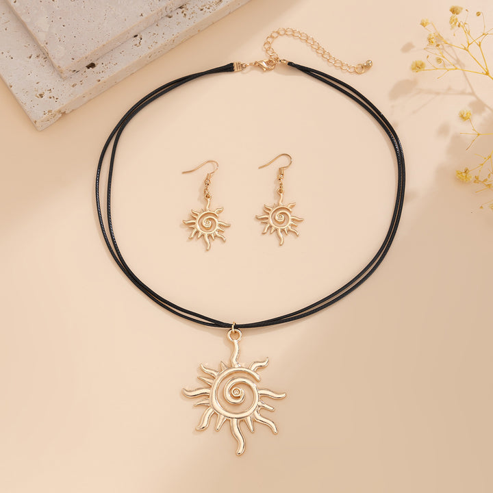 Retro Sun Alloy Necklace Suit Fashion Simple